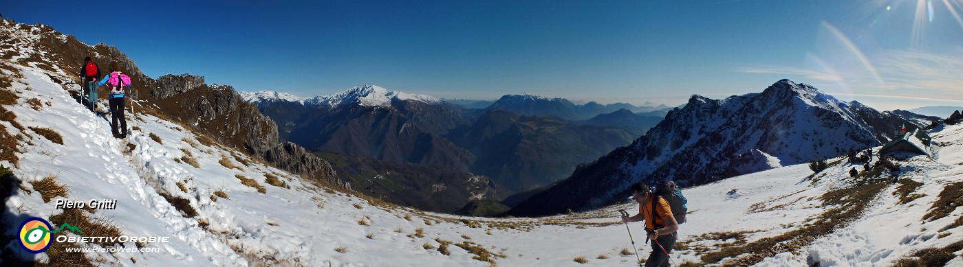 51 Salendo dalla Baita al Monte Venturosa.jpg